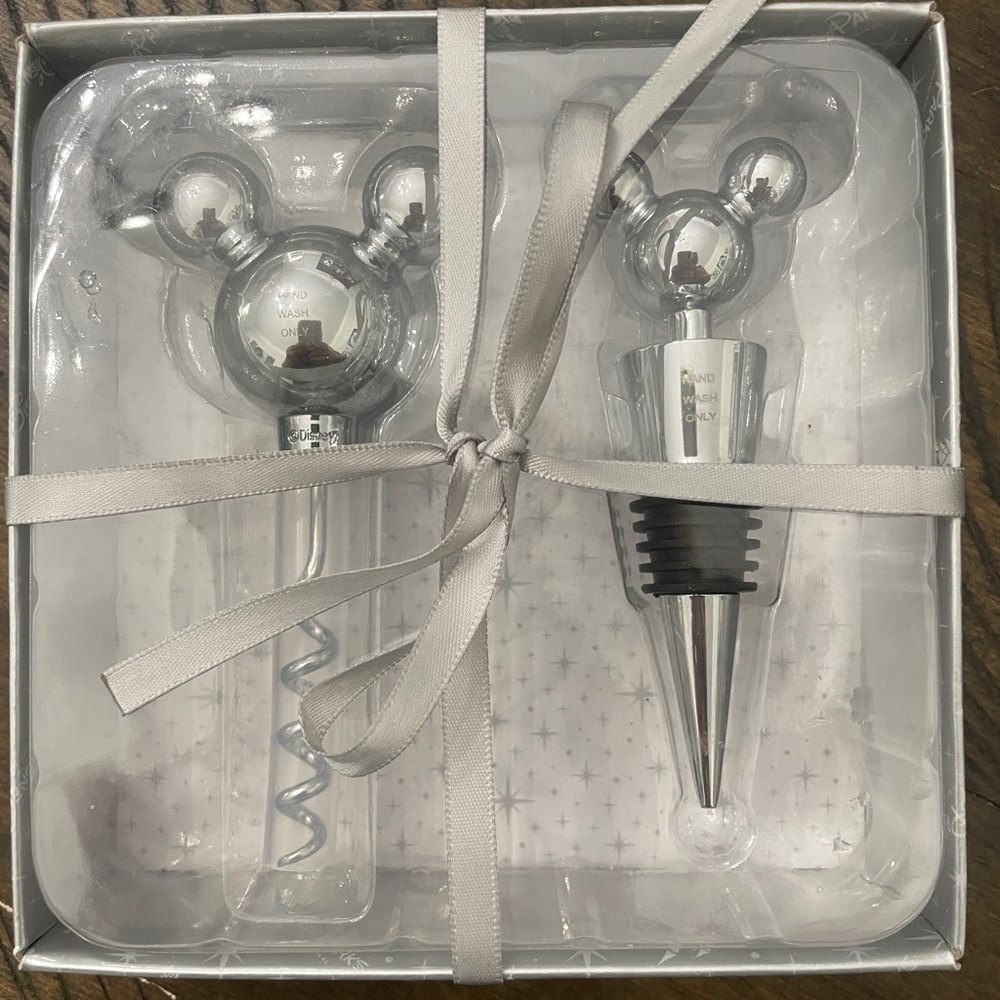 New Vintage Disney Parks Silver Mickey Mouse Wine Corkscrew & Bottle Stopper Set